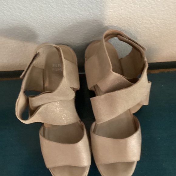 Shoes - Picture 15 of 16